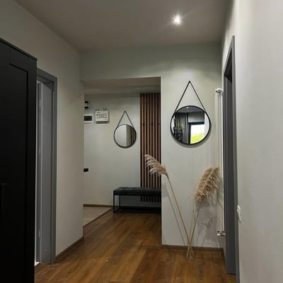 Аренда современной 2-комнатной квартиры с отдельной кухней, 77 м², Мамая, Констанца, Румыния